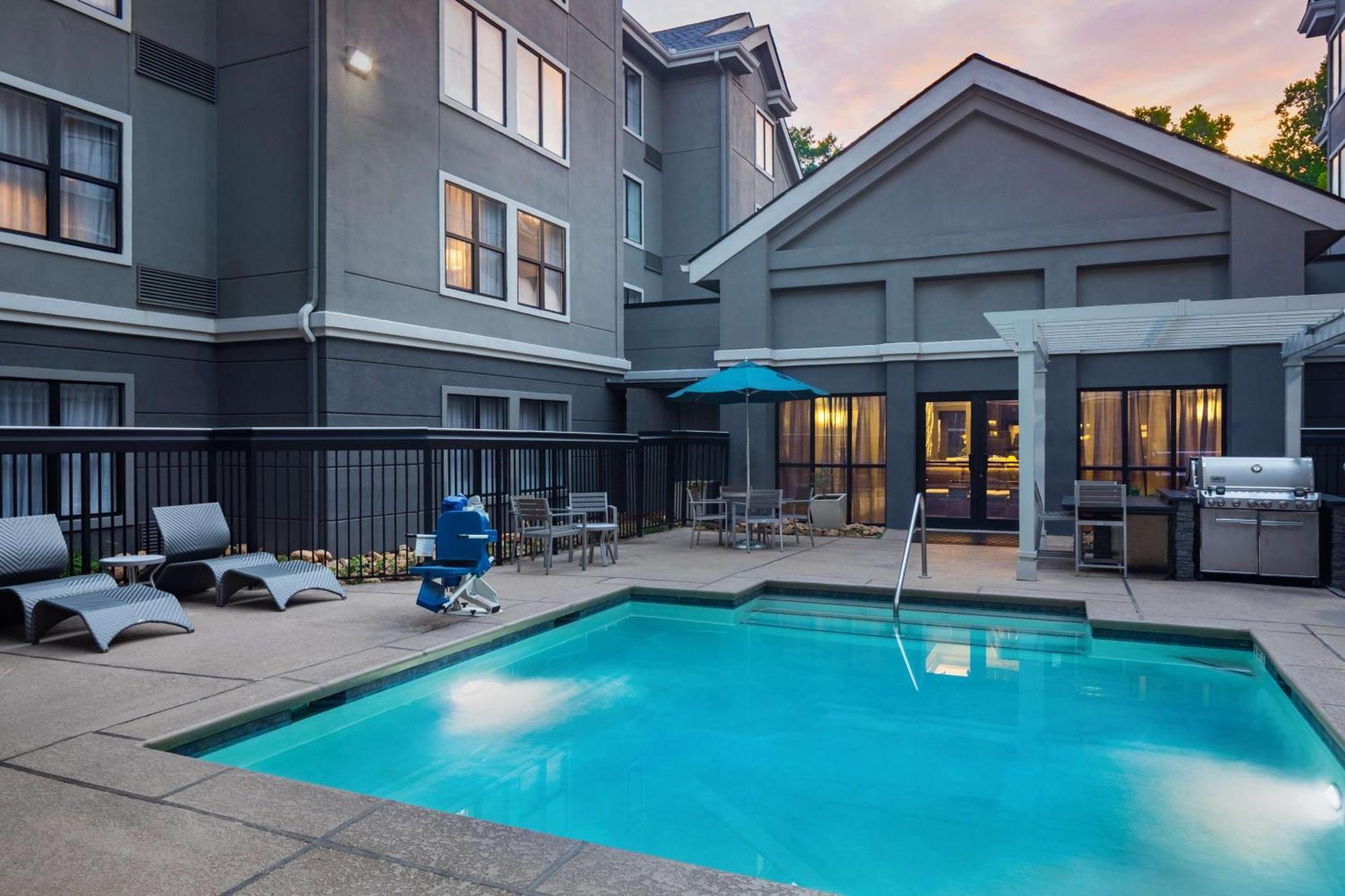 Homewood Suites By Hilton Atlanta Lenox Buckhead Экстерьер фото