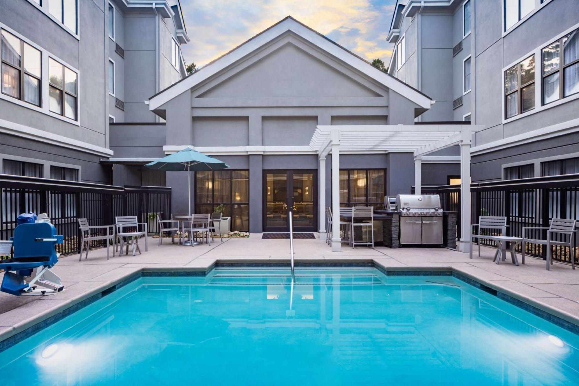 Homewood Suites By Hilton Atlanta Lenox Buckhead Экстерьер фото