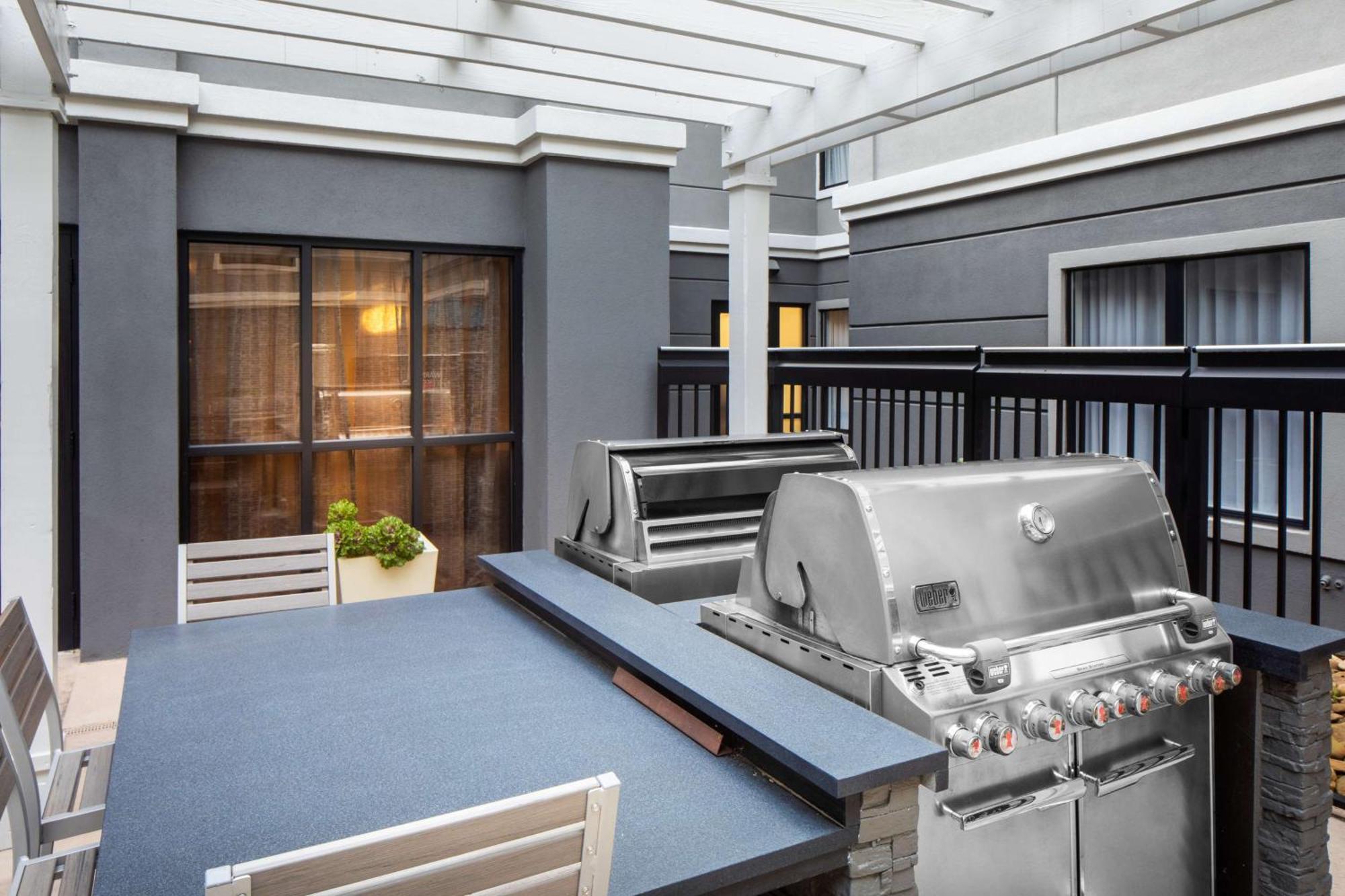 Homewood Suites By Hilton Atlanta Lenox Buckhead Экстерьер фото